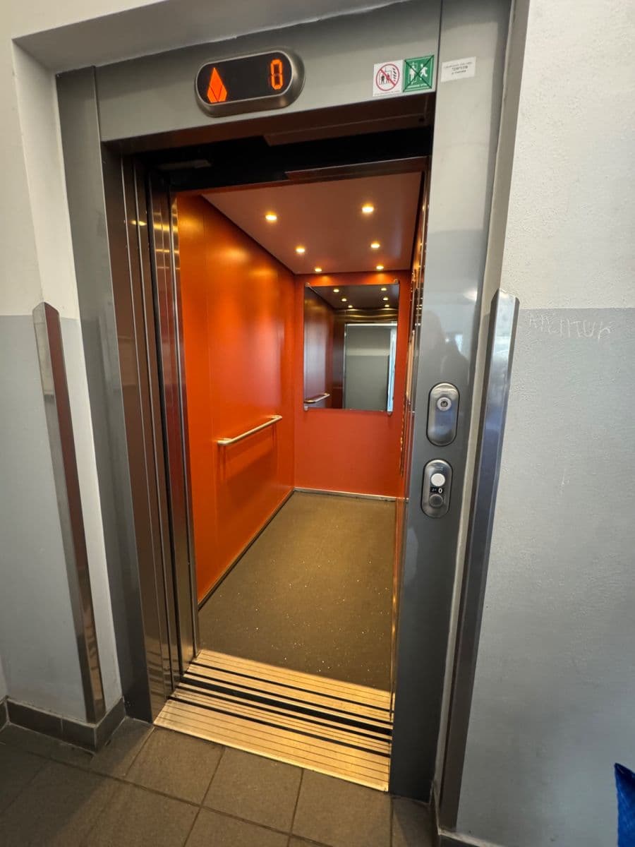 Prenájom bytu 3-izbový 65 m², Kahovská, Praha, Praha Prenájom bytu 3-izbový 65 m², Kahovská, Praha, Praha