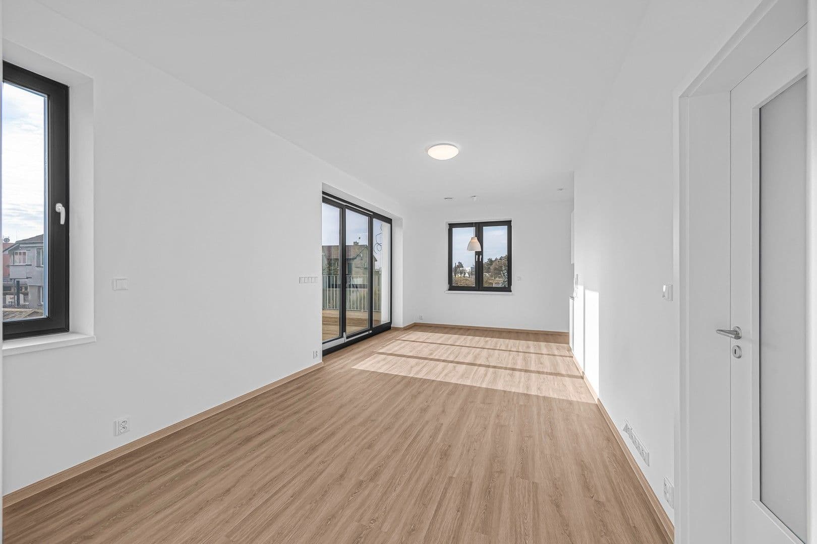 Prenájom bytu 3-izbový 75 m², K Dálnici, Praha, Praha Prenájom bytu 3-izbový 75 m², K Dálnici, Praha, Praha
