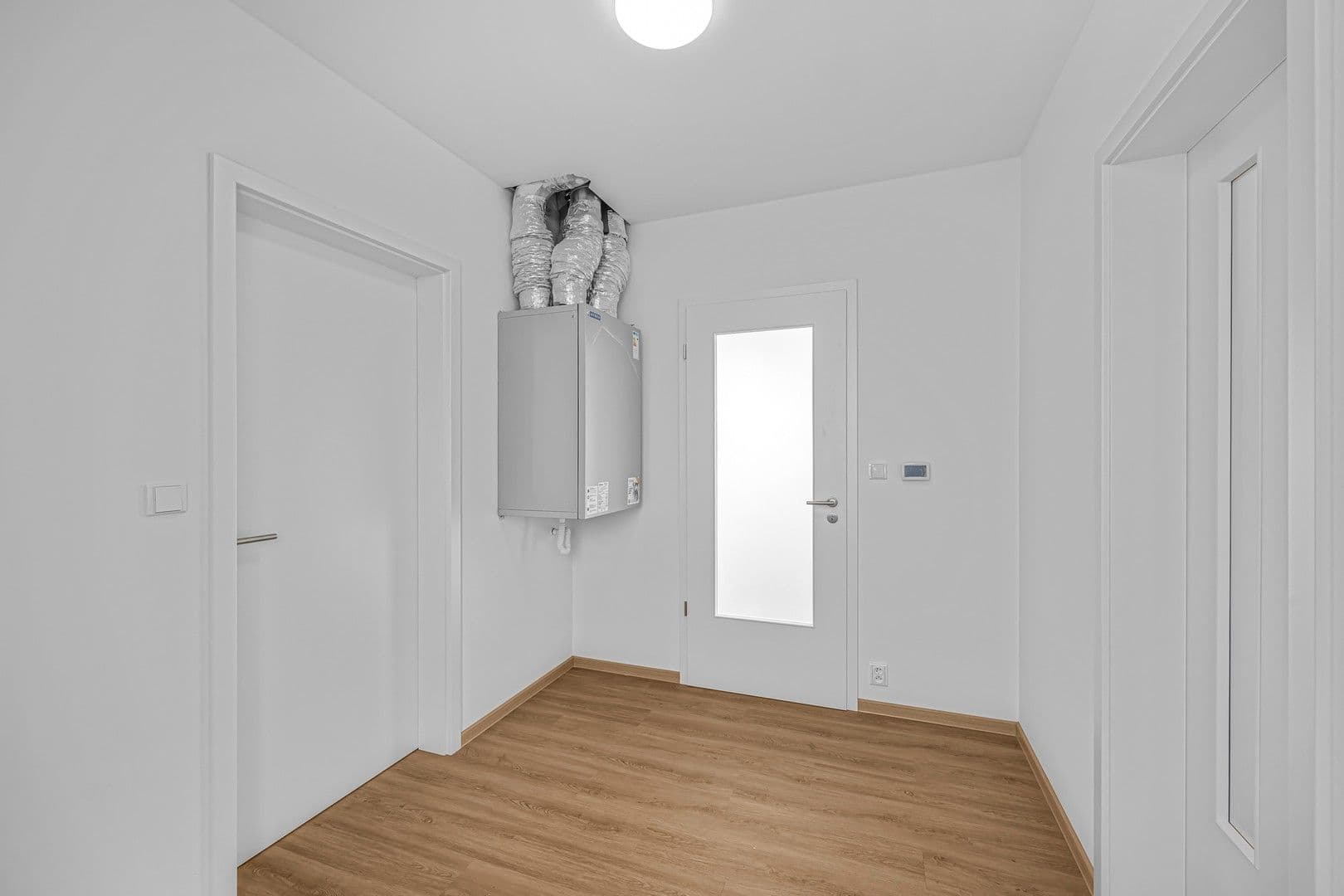 Prenájom bytu 3-izbový 75 m², K Dálnici, Praha, Praha Prenájom bytu 3-izbový 75 m², K Dálnici, Praha, Praha