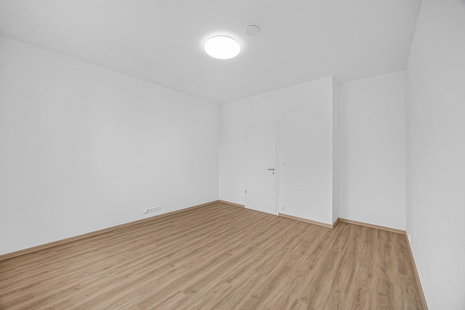 Prenájom bytu 3-izbový 75 m², K Dálnici, Praha, Praha Prenájom bytu 3-izbový 75 m², K Dálnici, Praha, Praha