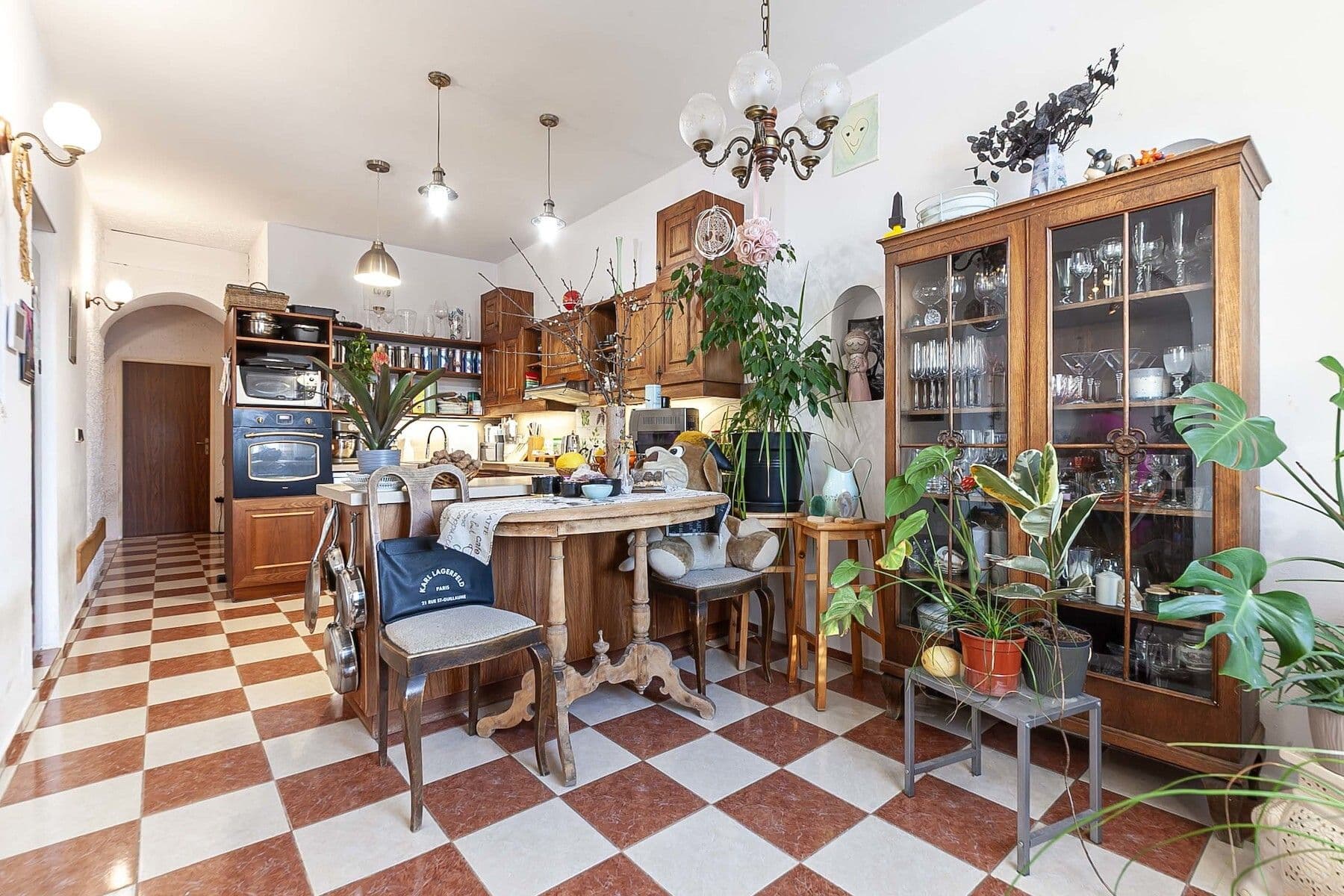 Predaj domu 464 m², pozemek 609 m², náměstí 1. máje, Chrastava, Liberecký kraj Predaj domu 464 m², pozemek 609 m², náměstí 1. máje, Chrastava, Liberecký kraj