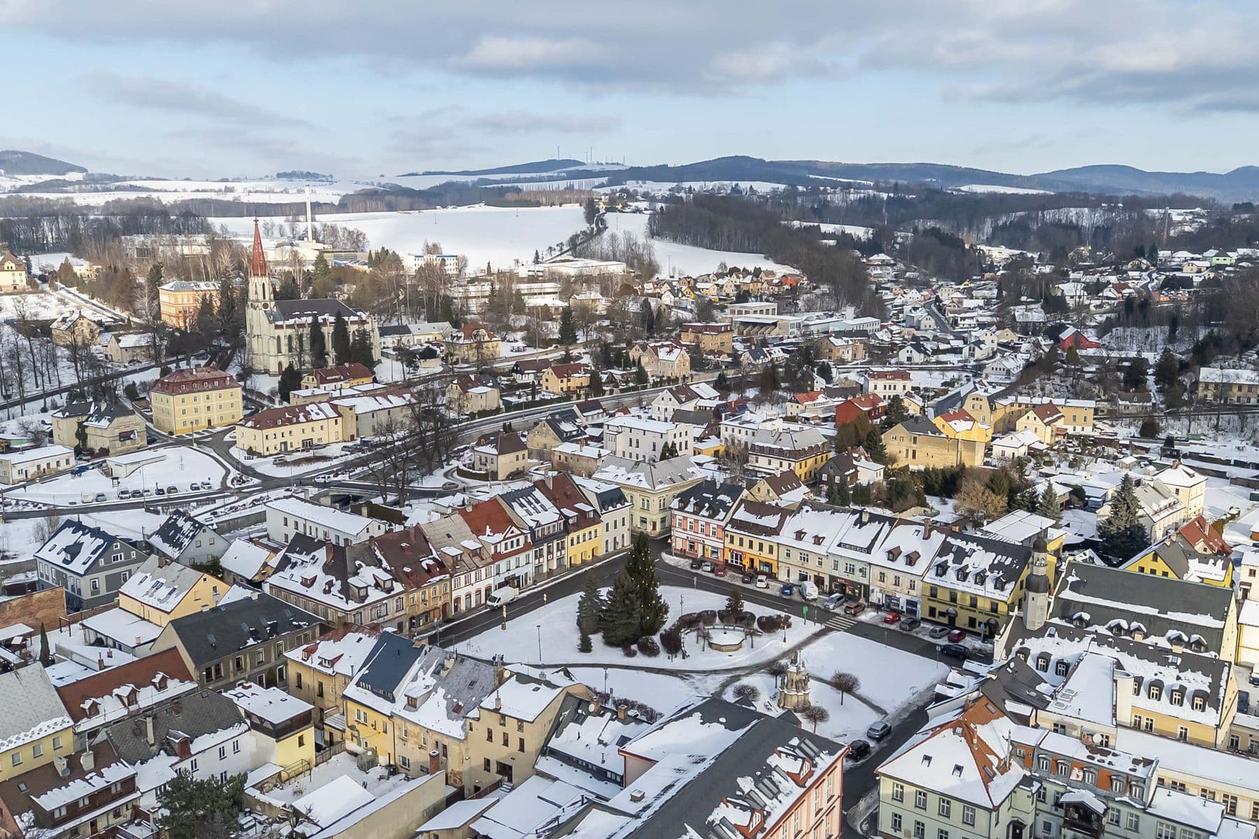 Predaj domu 464 m², pozemek 609 m², náměstí 1. máje, Chrastava, Liberecký kraj Predaj domu 464 m², pozemek 609 m², náměstí 1. máje, Chrastava, Liberecký kraj