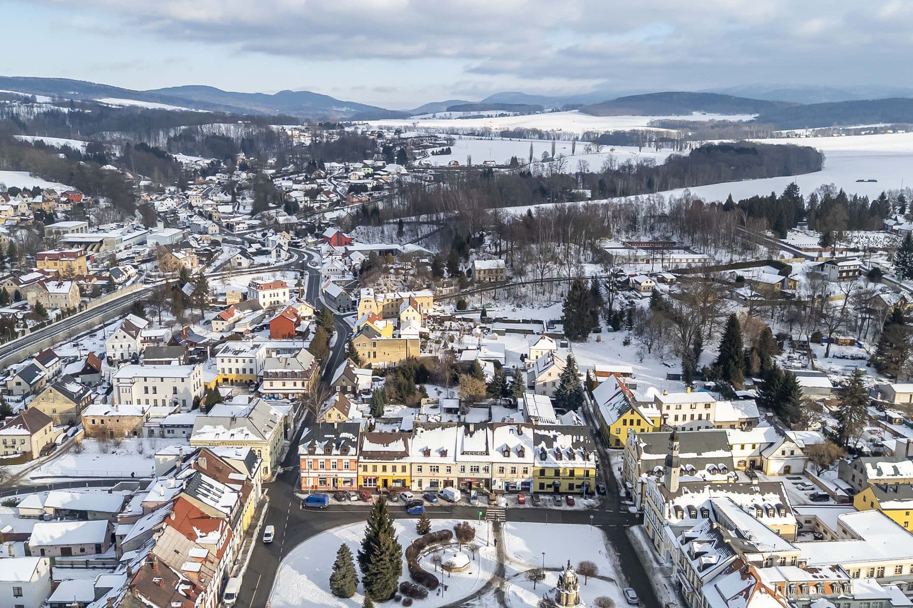 Predaj domu 464 m², pozemek 609 m², náměstí 1. máje, Chrastava, Liberecký kraj Predaj domu 464 m², pozemek 609 m², náměstí 1. máje, Chrastava, Liberecký kraj