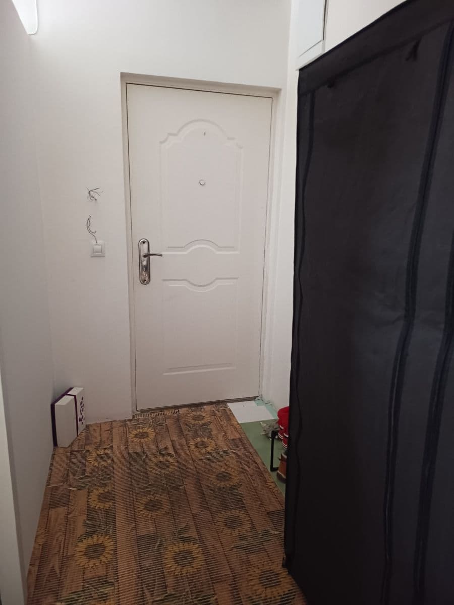 Prenájom bytu 2-izbový 42 m², Nad Dvorem, Karlovy Vary, Karlovarský kraj Prenájom bytu 2-izbový 42 m², Nad Dvorem, Karlovy Vary, Karlovarský kraj