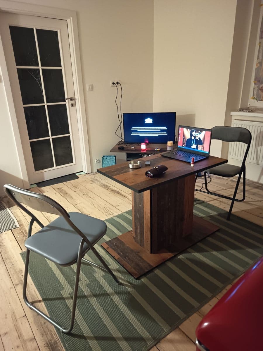 Prenájom bytu 2-izbový 42 m², Nad Dvorem, Karlovy Vary, Karlovarský kraj Prenájom bytu 2-izbový 42 m², Nad Dvorem, Karlovy Vary, Karlovarský kraj