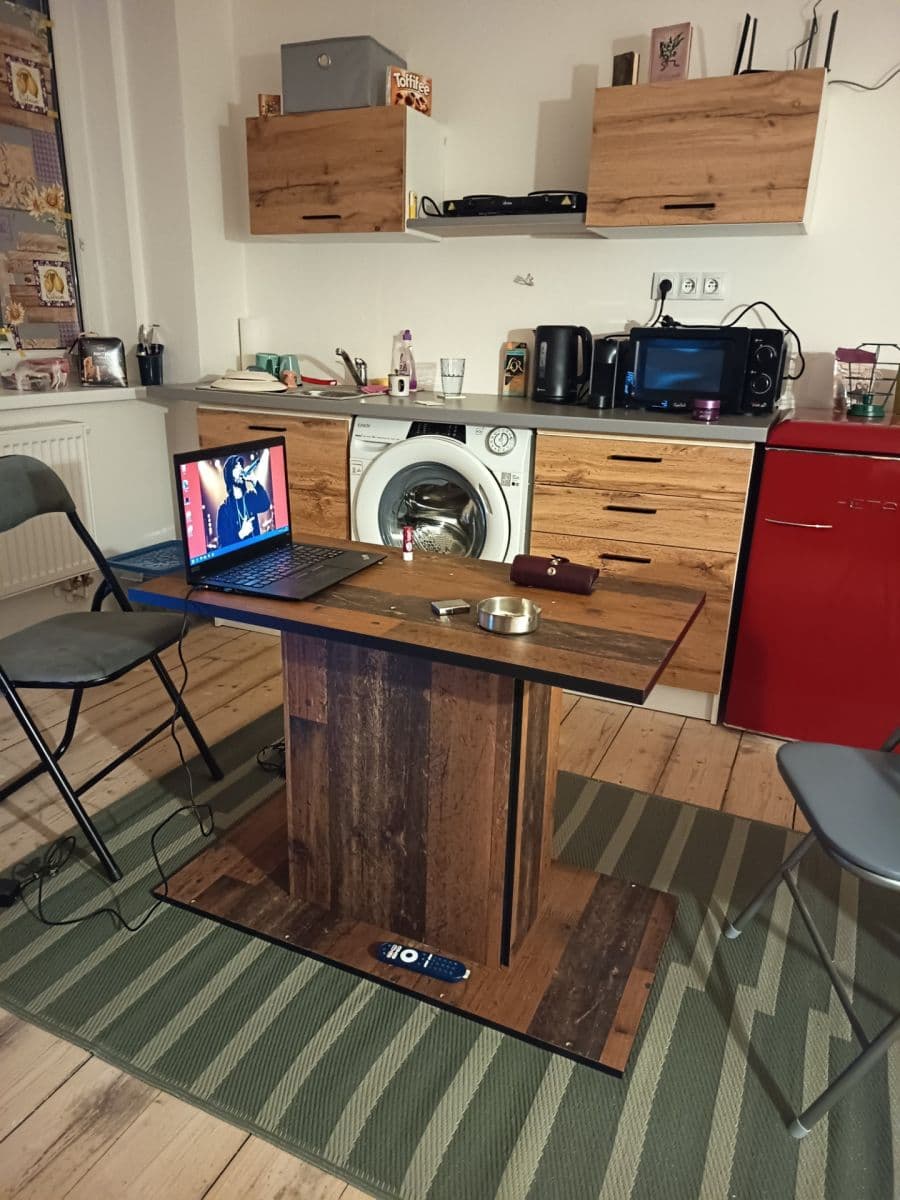 Prenájom bytu 2-izbový 42 m², Nad Dvorem, Karlovy Vary, Karlovarský kraj Prenájom bytu 2-izbový 42 m², Nad Dvorem, Karlovy Vary, Karlovarský kraj