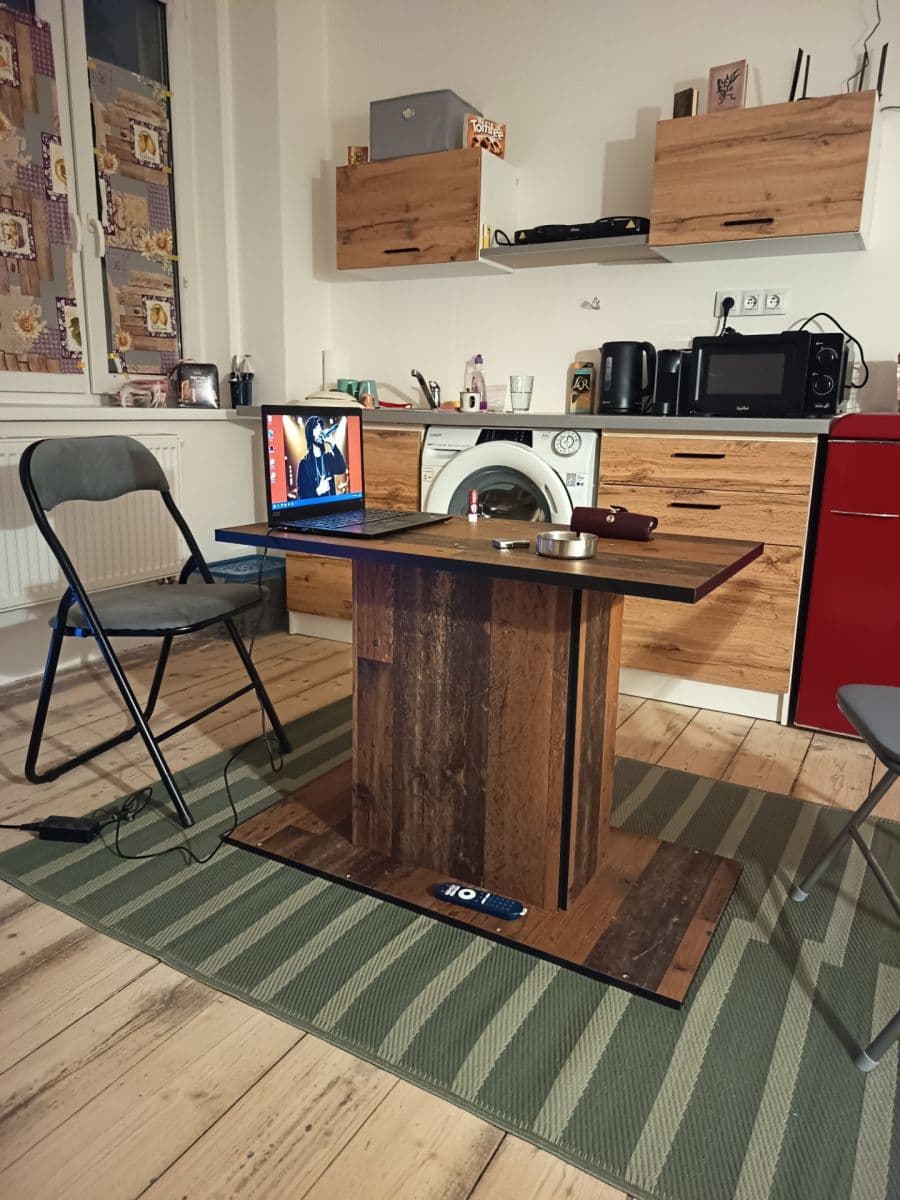 Prenájom bytu 2-izbový 42 m², Nad Dvorem, Karlovy Vary, Karlovarský kraj Prenájom bytu 2-izbový 42 m², Nad Dvorem, Karlovy Vary, Karlovarský kraj