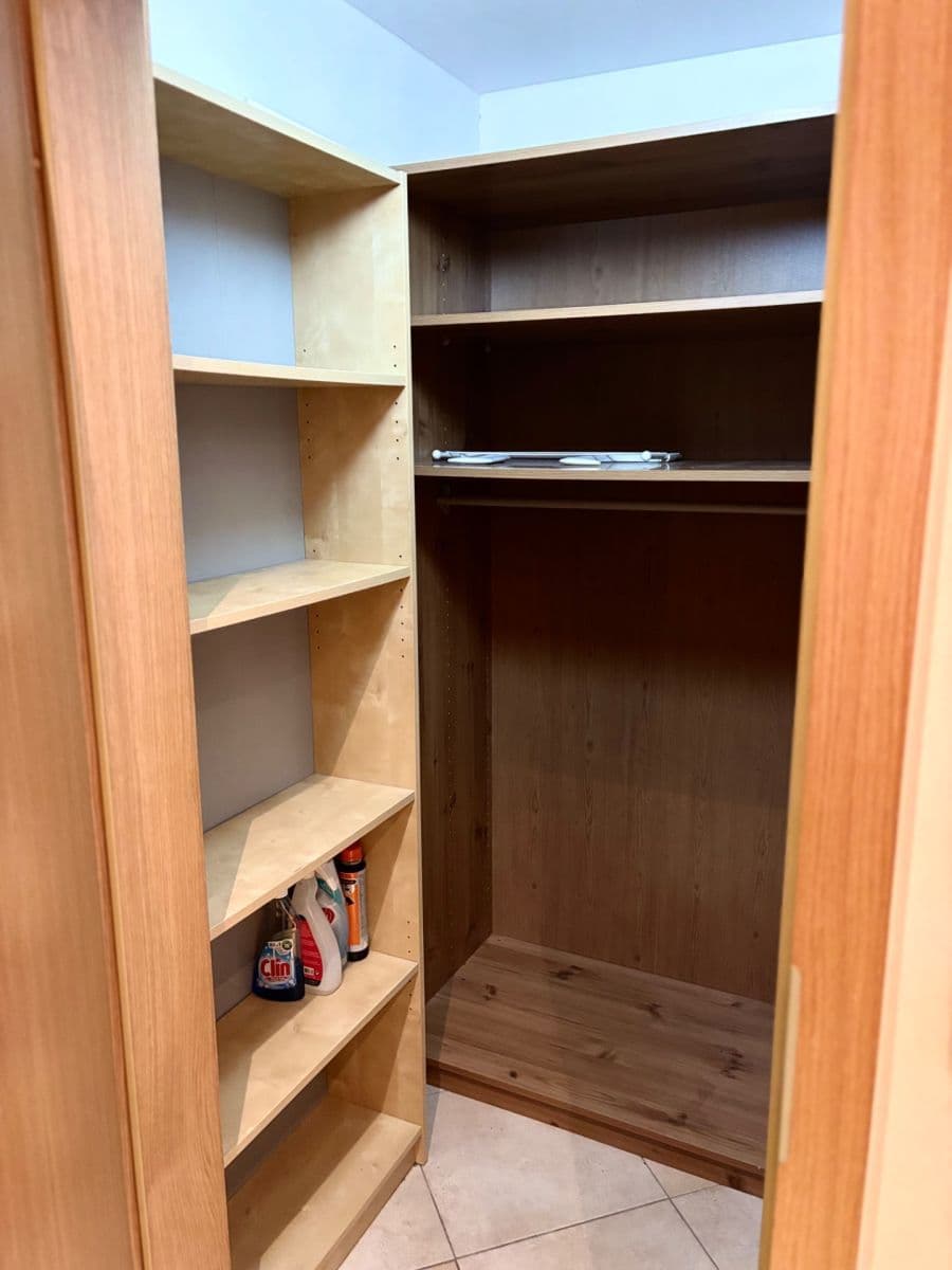 Prenájom bytu 3-izbový 82 m², Sazovická, Praha, Praha Prenájom bytu 3-izbový 82 m², Sazovická, Praha, Praha