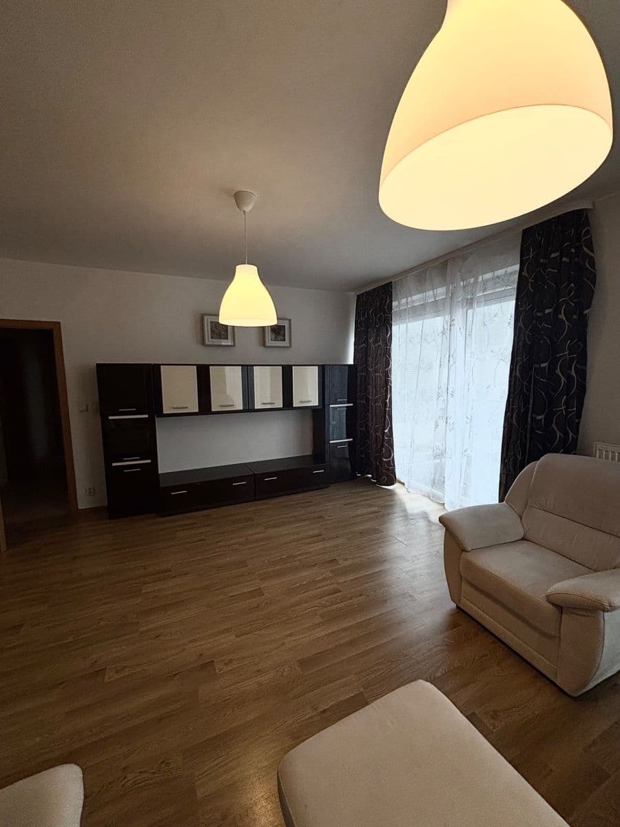 Prenájom bytu 3-izbový 82 m², Sazovická, Praha, Praha Prenájom bytu 3-izbový 82 m², Sazovická, Praha, Praha