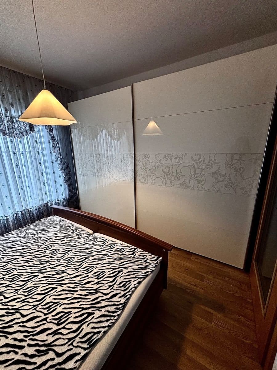 Prenájom bytu 3-izbový 82 m², Sazovická, Praha, Praha Prenájom bytu 3-izbový 82 m², Sazovická, Praha, Praha