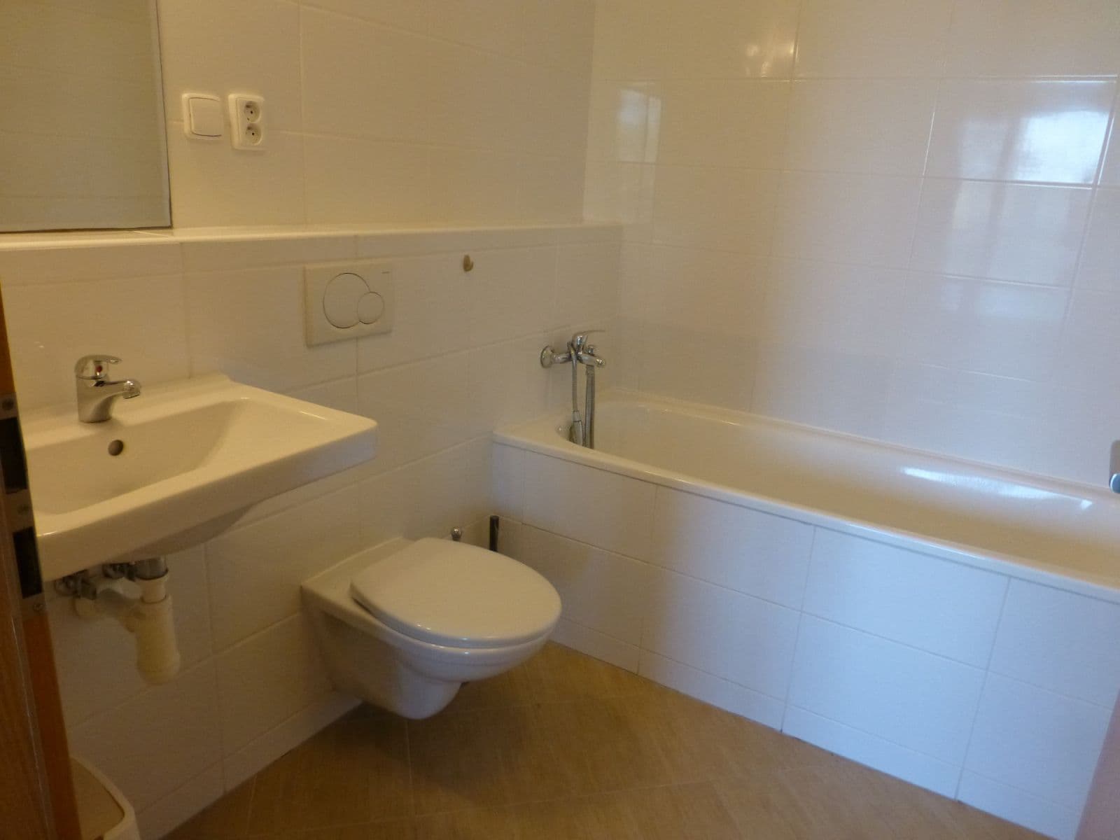 Prenájom bytu 2-izbový 56 m², Jana Přibíka, Praha, Praha Prenájom bytu 2-izbový 56 m², Jana Přibíka, Praha, Praha