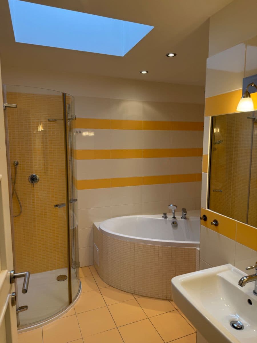 Prenájom bytu 2-izbový 82 m², Boleslavská, Praha, Praha Prenájom bytu 2-izbový 82 m², Boleslavská, Praha, Praha