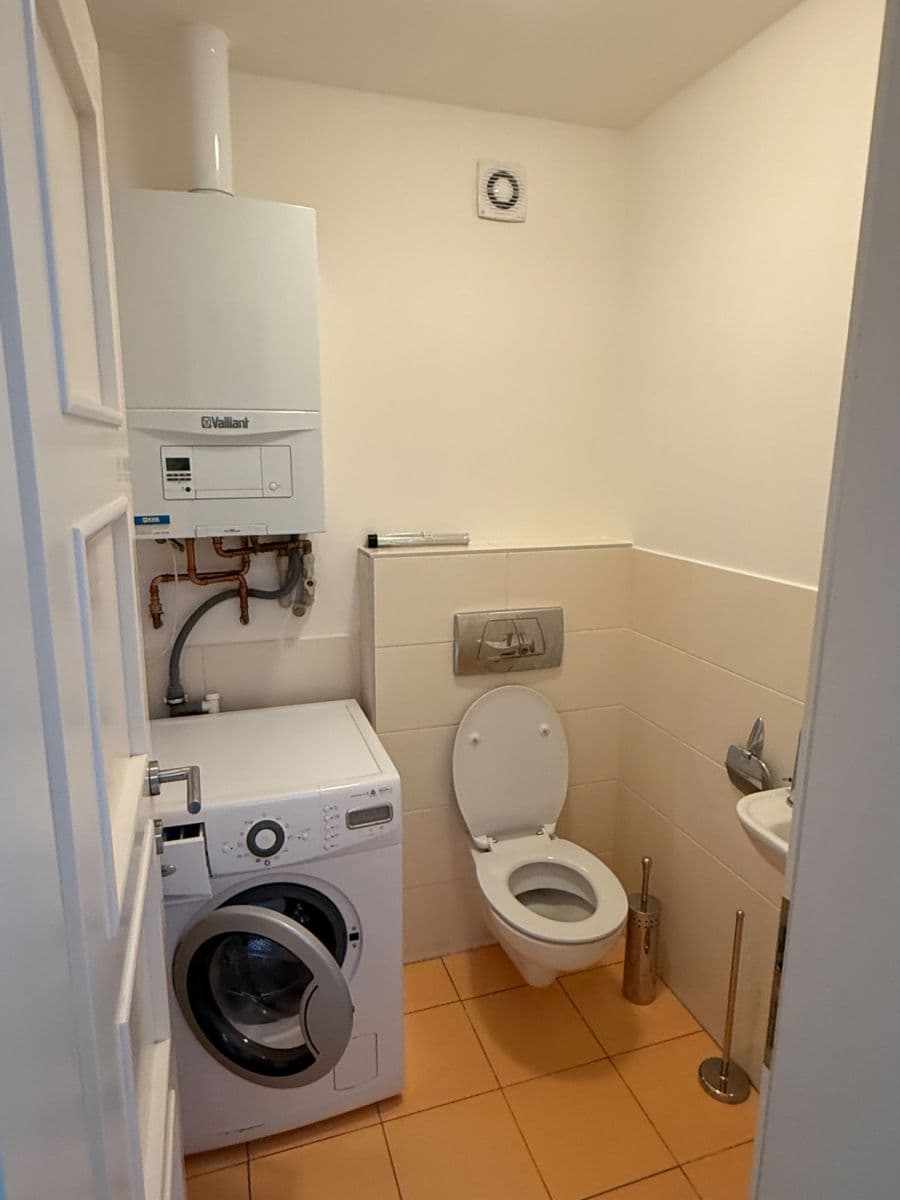 Prenájom bytu 2-izbový 82 m², Boleslavská, Praha, Praha Prenájom bytu 2-izbový 82 m², Boleslavská, Praha, Praha