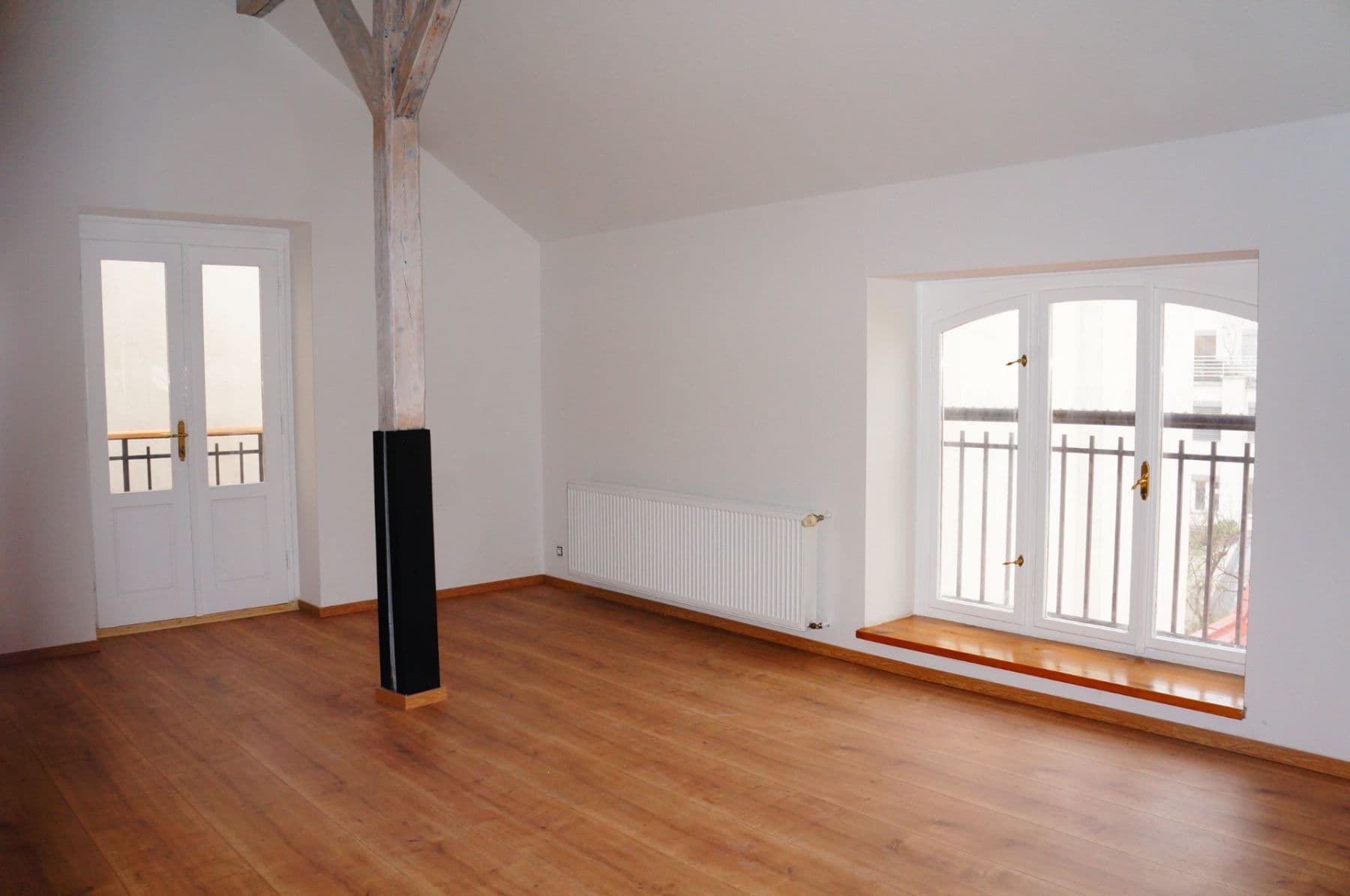 Prenájom bytu 3-izbový 110 m², Karlovo náměstí, Praha, Praha Prenájom bytu 3-izbový 110 m², Karlovo náměstí, Praha, Praha