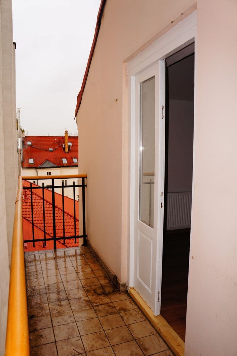 Prenájom bytu 3-izbový 110 m², Karlovo náměstí, Praha, Praha Prenájom bytu 3-izbový 110 m², Karlovo náměstí, Praha, Praha