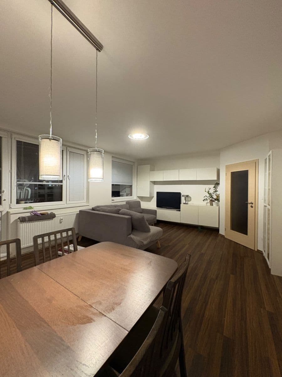 Prenájom bytu 3-izbový 72 m², Pod Lipami, Praha, Praha Prenájom bytu 3-izbový 72 m², Pod Lipami, Praha, Praha