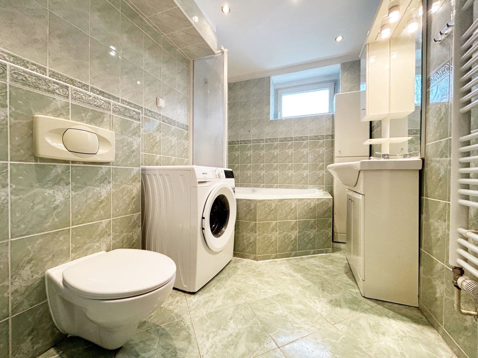 Prenájom bytu 2-izbový 45 m², 9. května, Týnec nad Sázavou, Středočeský kraj Prenájom bytu 2-izbový 45 m², 9. května, Týnec nad Sázavou, Středočeský kraj