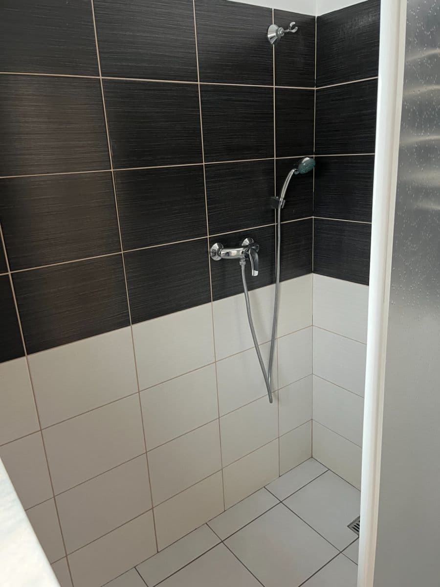 Prenájom nebytového priestoru 120 m², Na Rovině, Praha, Praha Prenájom nebytového priestoru 120 m², Na Rovině, Praha, Praha