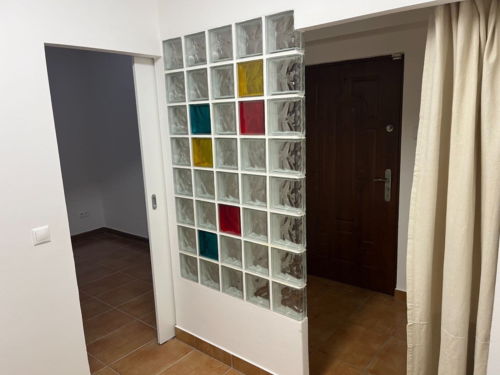 Prenájom nebytového priestoru 120 m², Na Rovině, Praha, Praha Prenájom nebytového priestoru 120 m², Na Rovině, Praha, Praha