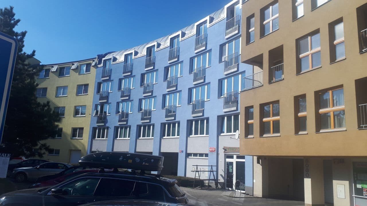 Prenájom bytu 3-izbový 81 m², Suchdolské náměstí, Praha, Praha Prenájom bytu 3-izbový 81 m², Suchdolské náměstí, Praha, Praha