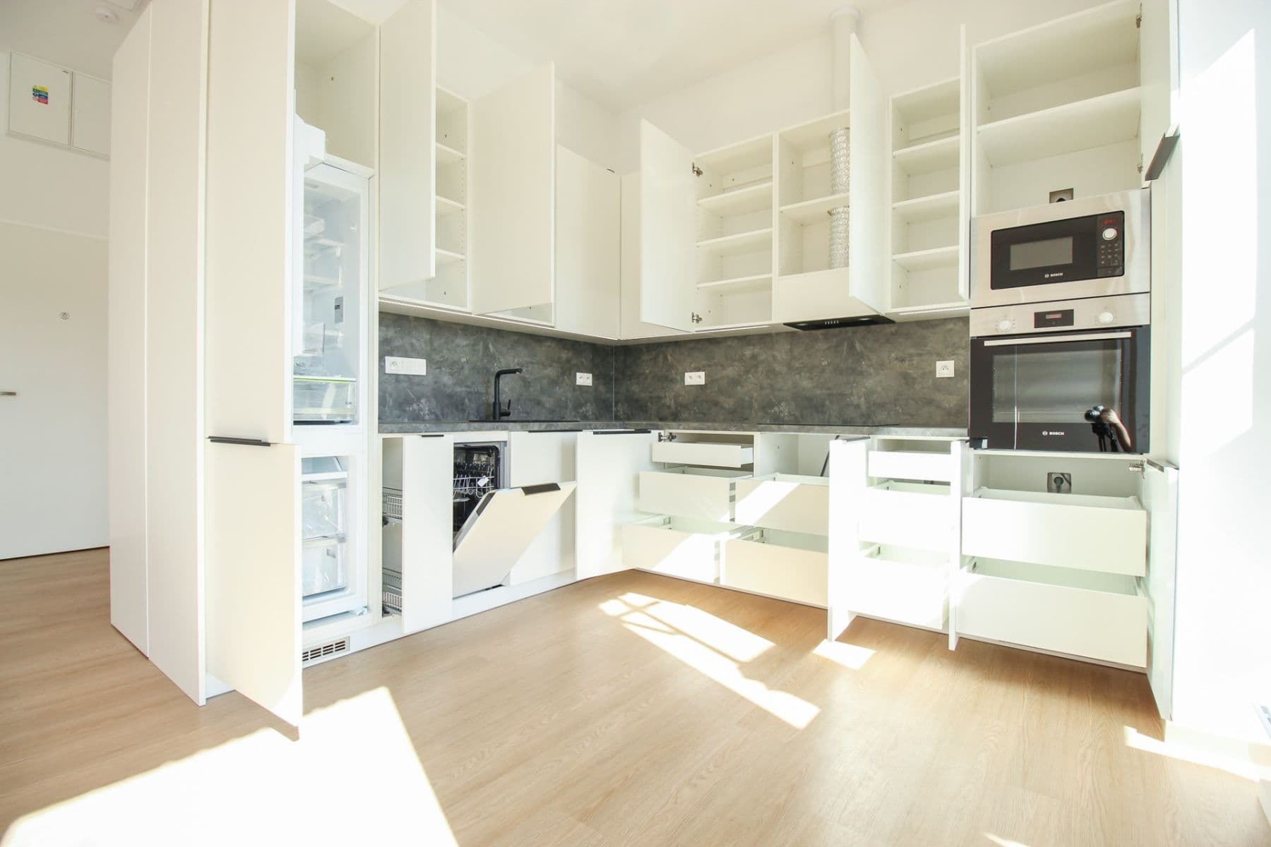 Prenájom bytu 2-izbový 61 m², Lorencova, Zlín, Zlínský kraj Prenájom bytu 2-izbový 61 m², Lorencova, Zlín, Zlínský kraj