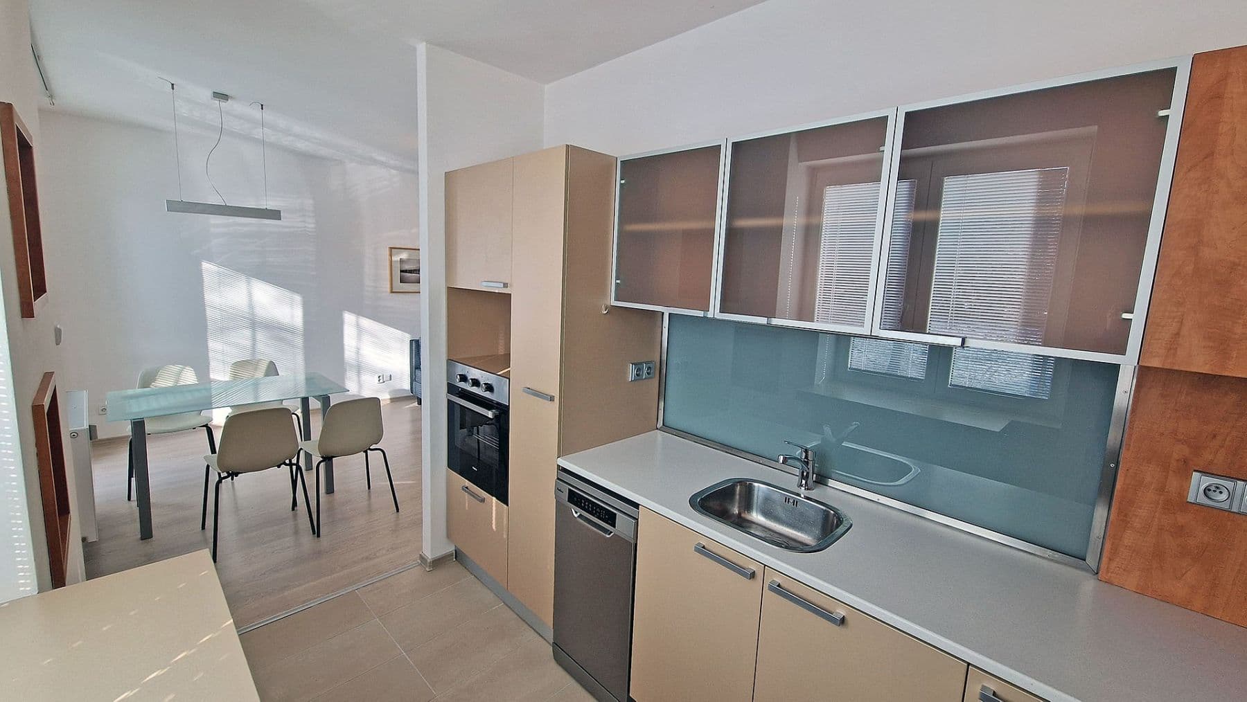 Prenájom bytu 2-izbový 50 m², Karla Pokorného, Ostrava, Moravskoslezský kraj Prenájom bytu 2-izbový 50 m², Karla Pokorného, Ostrava, Moravskoslezský kraj