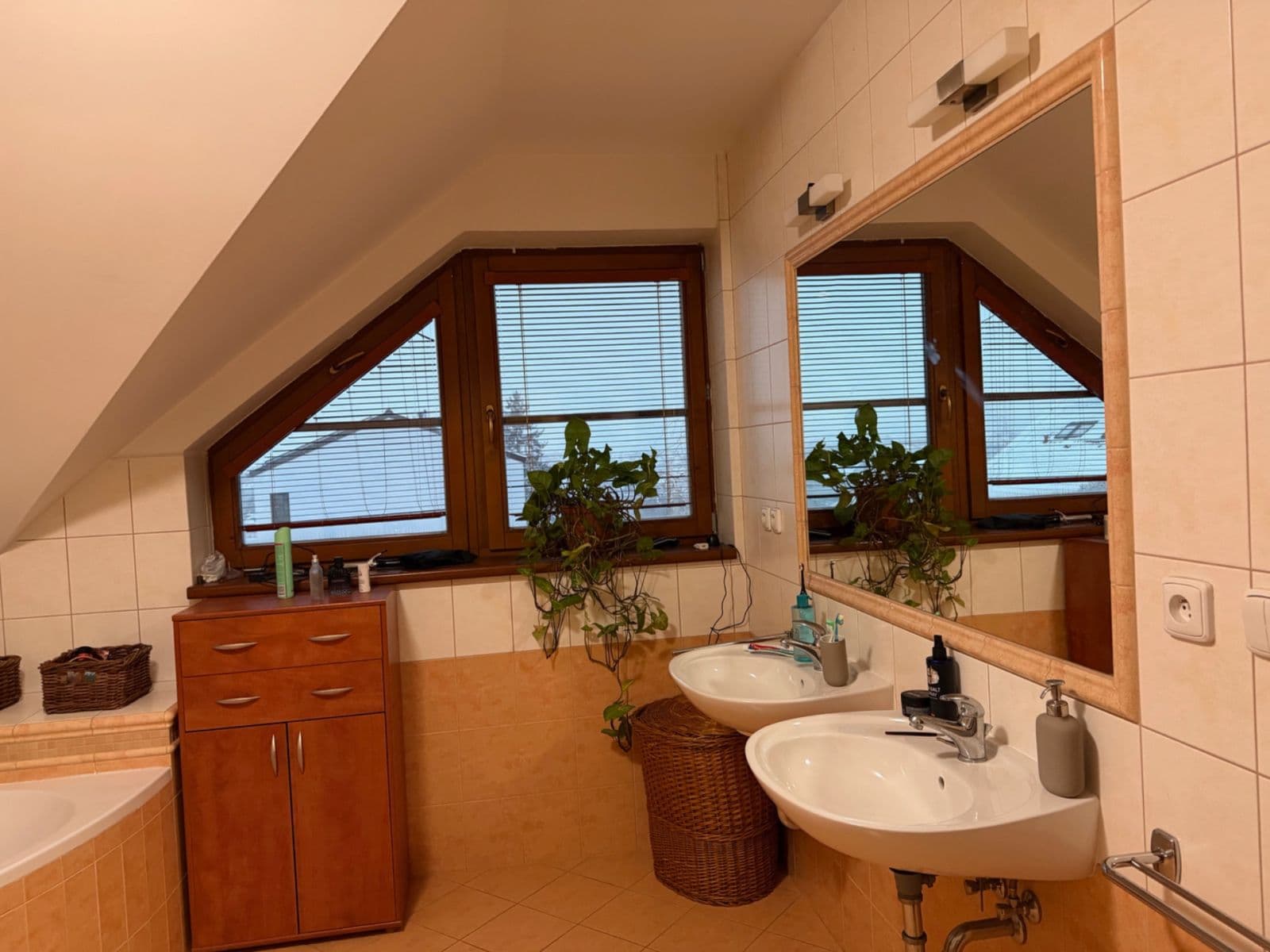 Prenájom domu 279 m², pozemek 659 m², Edvarda Beneše, Horoměřice, Středočeský kraj Prenájom domu 279 m², pozemek 659 m², Edvarda Beneše, Horoměřice, Středočeský kraj