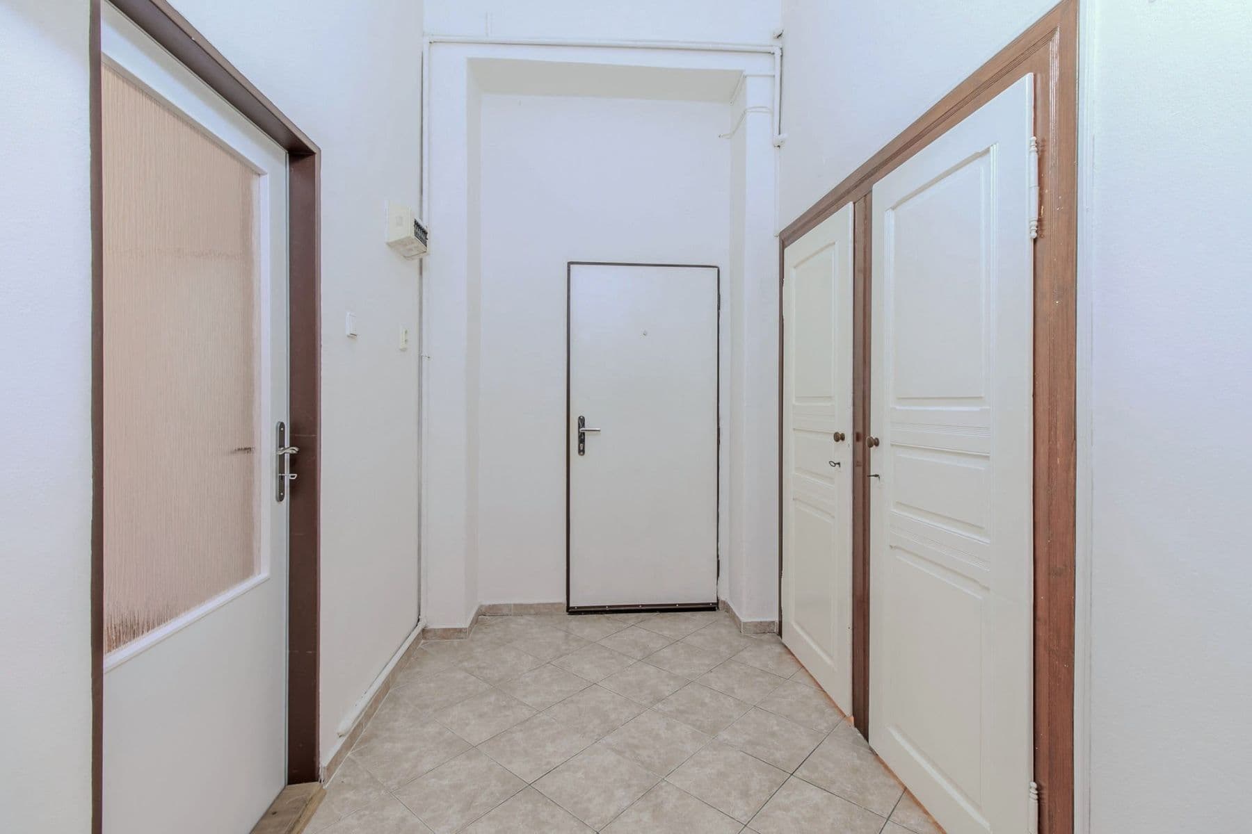 Prenájom bytu 3-izbový 64 m², Na rozcestí, Praha, Praha Prenájom bytu 3-izbový 64 m², Na rozcestí, Praha, Praha