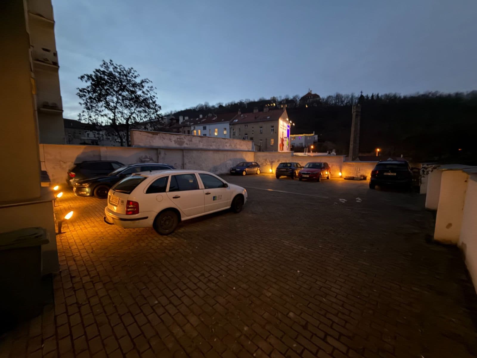 Prenájom garáže 8 m², Na Neklance, Praha, Praha Prenájom garáže 8 m², Na Neklance, Praha, Praha