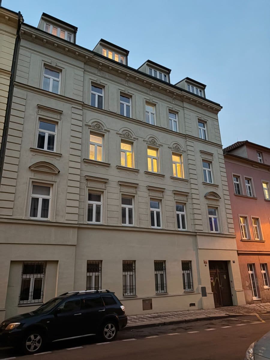 Prenájom garáže 8 m², Na Neklance, Praha, Praha Prenájom garáže 8 m², Na Neklance, Praha, Praha