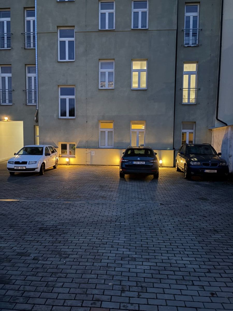 Prenájom garáže 8 m², Na Neklance, Praha, Praha Prenájom garáže 8 m², Na Neklance, Praha, Praha