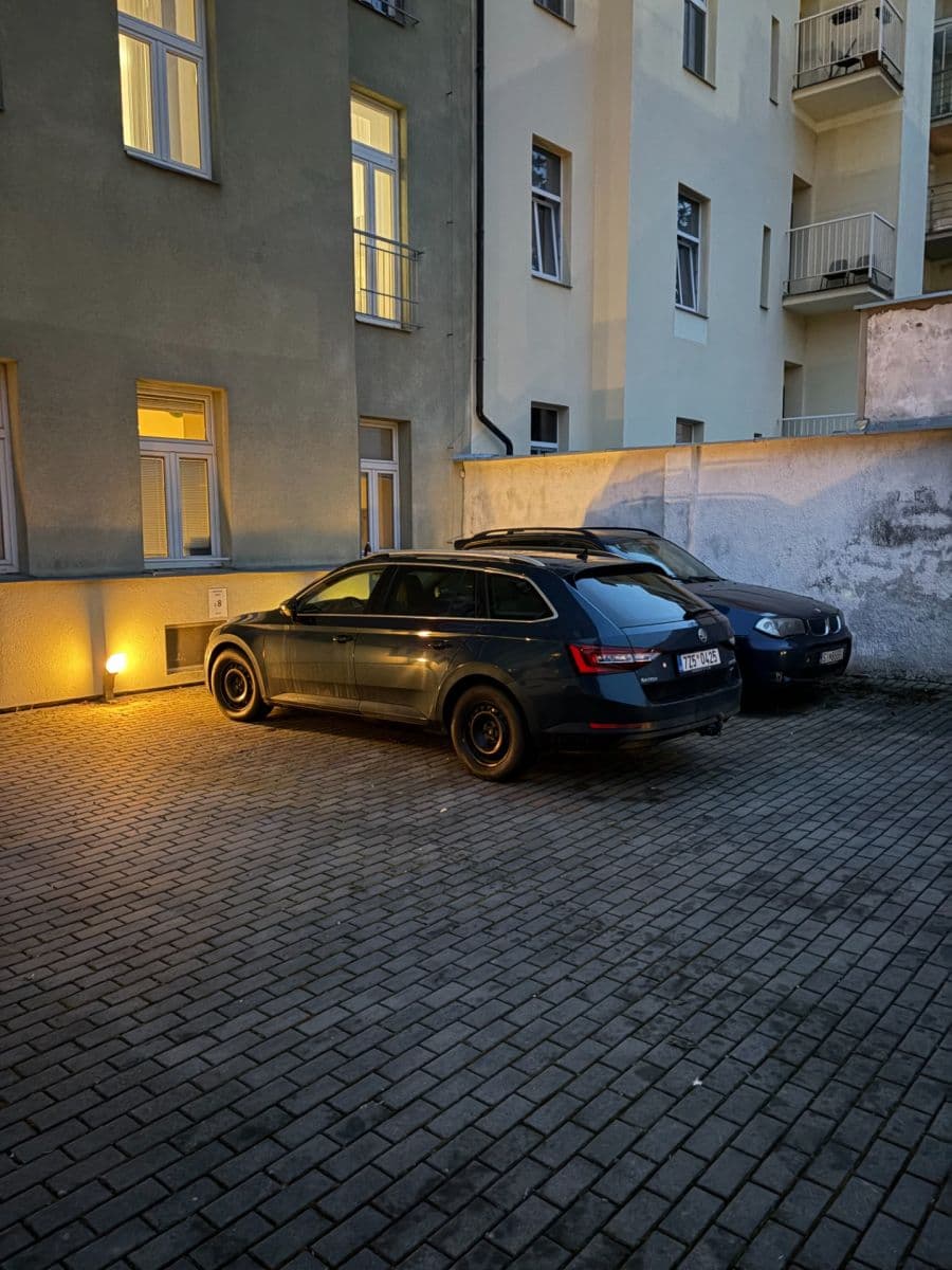 Prenájom garáže 8 m², Na Neklance, Praha, Praha Prenájom garáže 8 m², Na Neklance, Praha, Praha