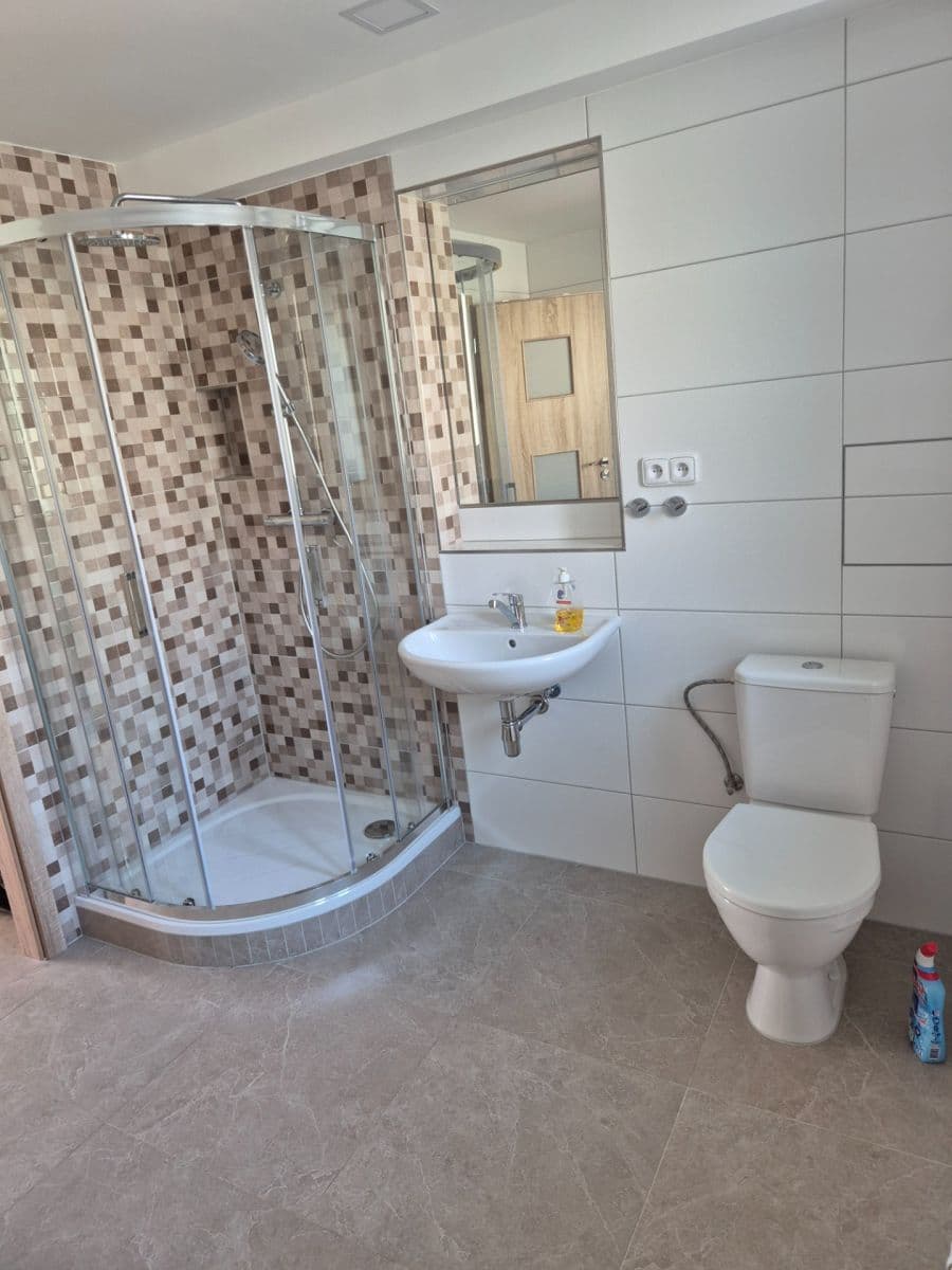 Prenájom bytu 2-izbový 65 m², Julia Fučíka, Beroun, Středočeský kraj Prenájom bytu 2-izbový 65 m², Julia Fučíka, Beroun, Středočeský kraj