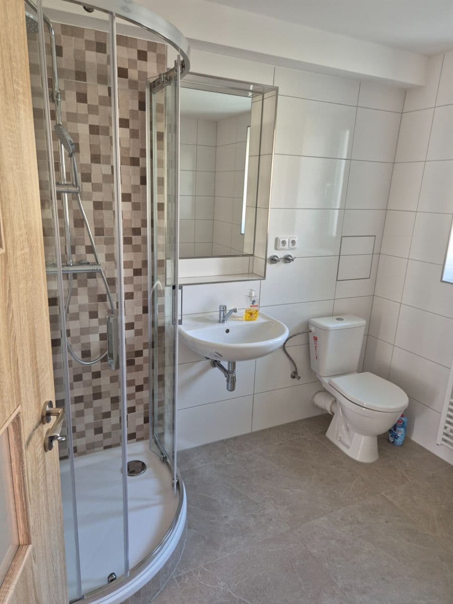 Prenájom bytu 2-izbový 65 m², Julia Fučíka, Beroun, Středočeský kraj Prenájom bytu 2-izbový 65 m², Julia Fučíka, Beroun, Středočeský kraj