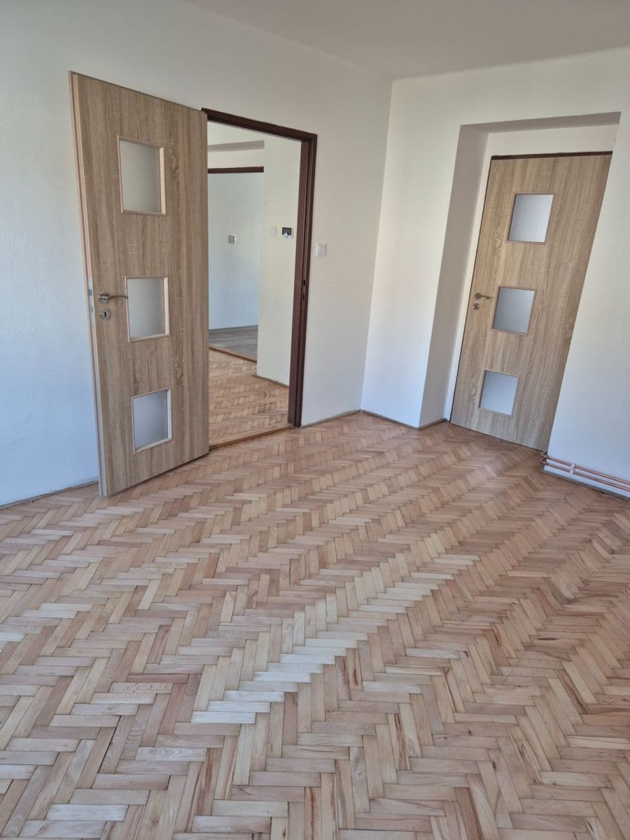 Prenájom bytu 2-izbový 65 m², Julia Fučíka, Beroun, Středočeský kraj Prenájom bytu 2-izbový 65 m², Julia Fučíka, Beroun, Středočeský kraj