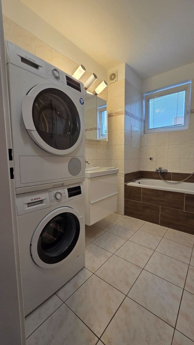 Prenájom bytu 3-izbový 85 m², Marešova, Praha, Praha Prenájom bytu 3-izbový 85 m², Marešova, Praha, Praha