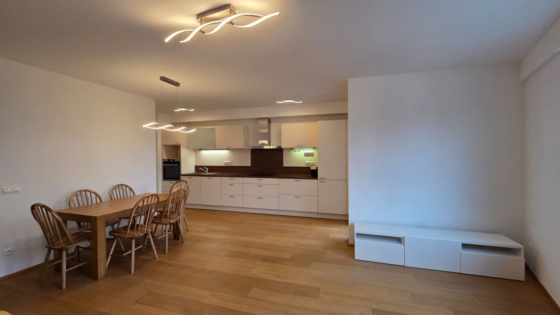 Prenájom bytu 3-izbový 85 m², Marešova, Praha, Praha Prenájom bytu 3-izbový 85 m², Marešova, Praha, Praha