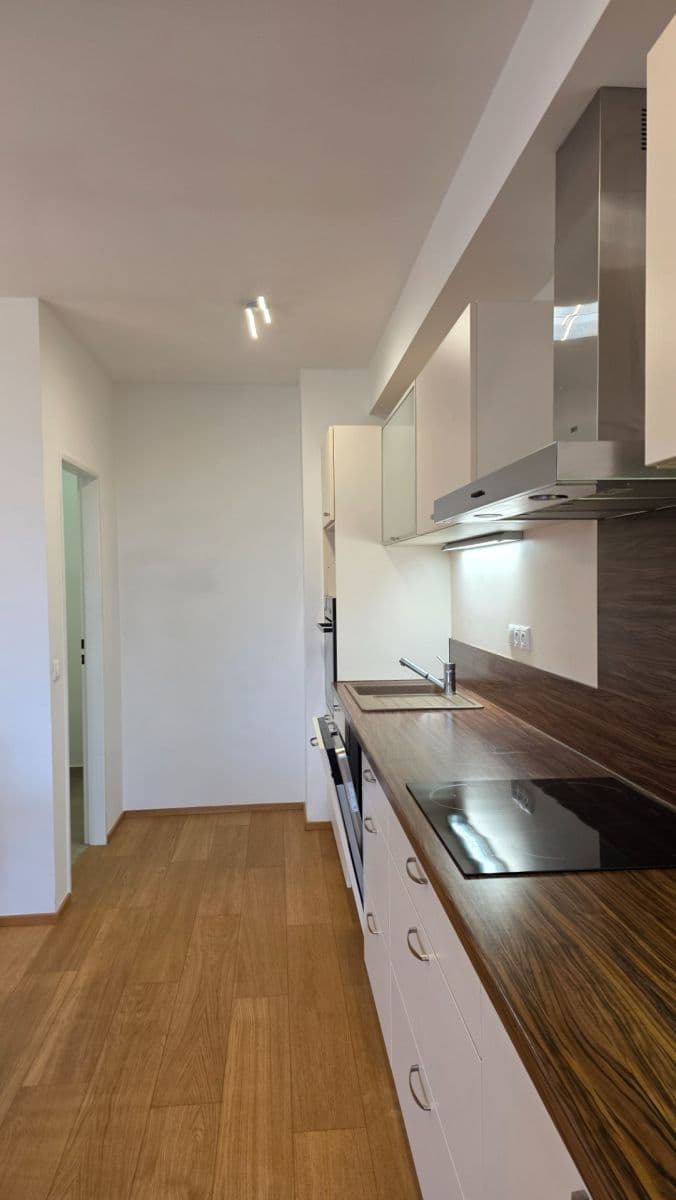 Prenájom bytu 3-izbový 85 m², Marešova, Praha, Praha Prenájom bytu 3-izbový 85 m², Marešova, Praha, Praha