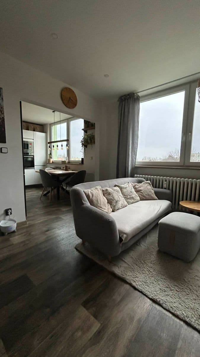 Predaj bytu 2-izbový 58 m², sídl. Družba, Židlochovice, Jihomoravský kraj Predaj bytu 2-izbový 58 m², sídl. Družba, Židlochovice, Jihomoravský kraj