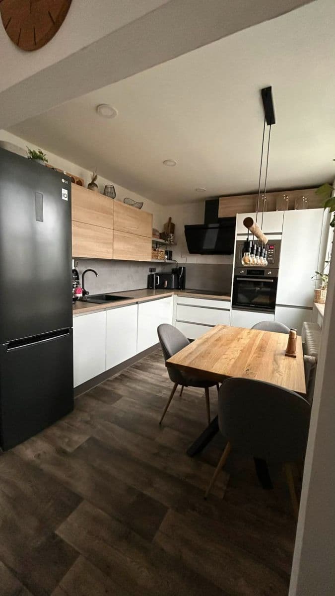 Predaj bytu 2-izbový 58 m², sídl. Družba, Židlochovice, Jihomoravský kraj Predaj bytu 2-izbový 58 m², sídl. Družba, Židlochovice, Jihomoravský kraj