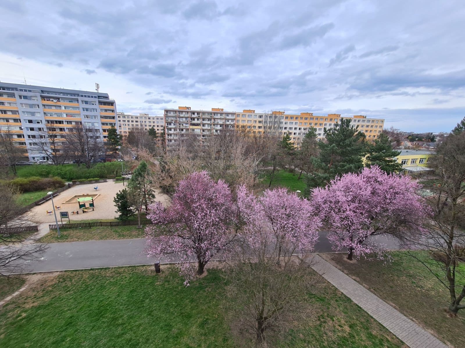 Prenájom bytu 3-izbový 58 m², Křenická, Praha, Praha Prenájom bytu 3-izbový 58 m², Křenická, Praha, Praha