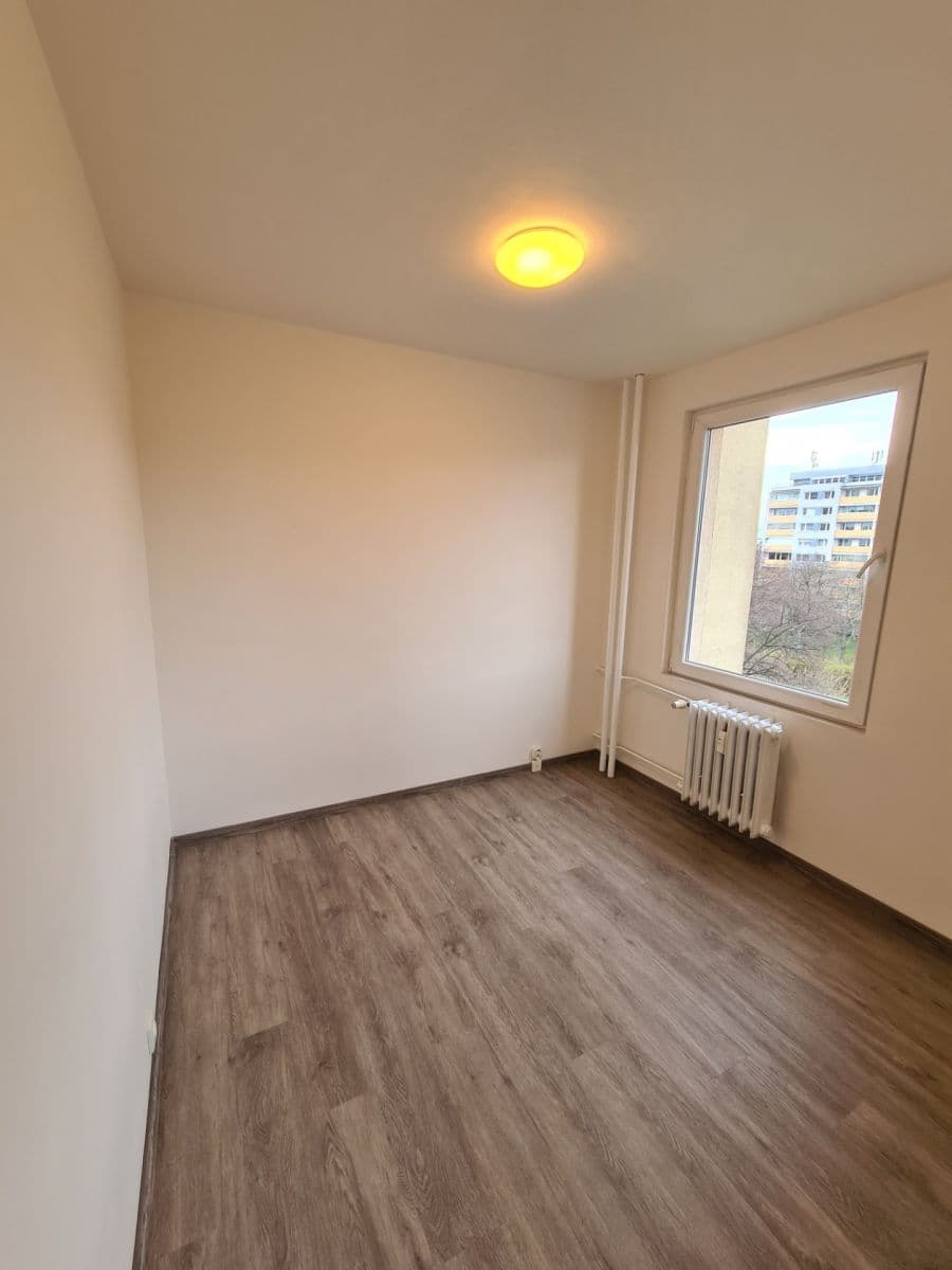 Prenájom bytu 3-izbový 58 m², Křenická, Praha, Praha Prenájom bytu 3-izbový 58 m², Křenická, Praha, Praha