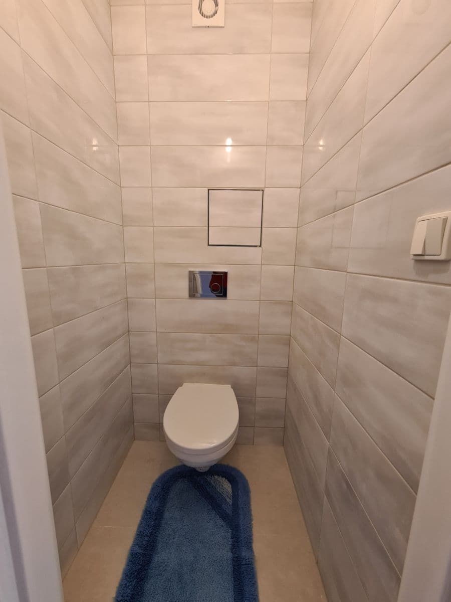 Prenájom bytu 3-izbový 58 m², Křenická, Praha, Praha Prenájom bytu 3-izbový 58 m², Křenická, Praha, Praha