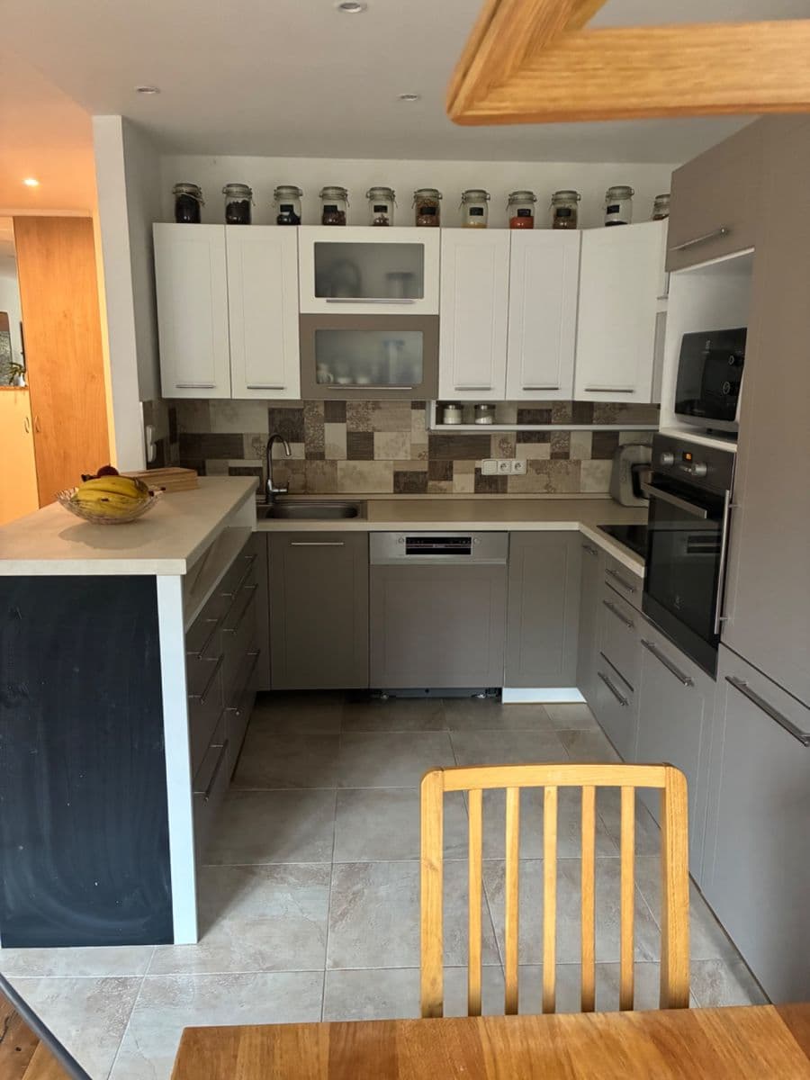 Prenájom bytu 3-izbový 71 m², Prosluněná, Praha, Praha Prenájom bytu 3-izbový 71 m², Prosluněná, Praha, Praha