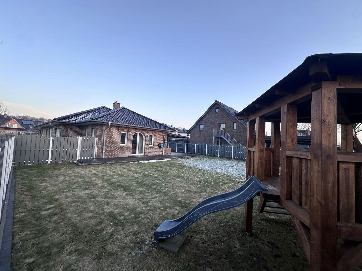 Predaj domu 166 m², pozemek 939 m², Rotdornweg , 26, Schiffdorf, Dolné Sasko Predaj domu 166 m², pozemek 939 m², Rotdornweg , 26, Schiffdorf, Dolné Sasko