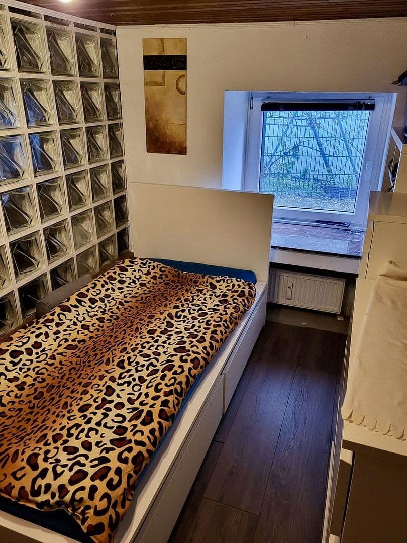 Prenájom bytu 3-izbový 95 m², Bochum, Severné Porýnie - Westfálsko Prenájom bytu 3-izbový 95 m², Bochum, Severné Porýnie - Westfálsko