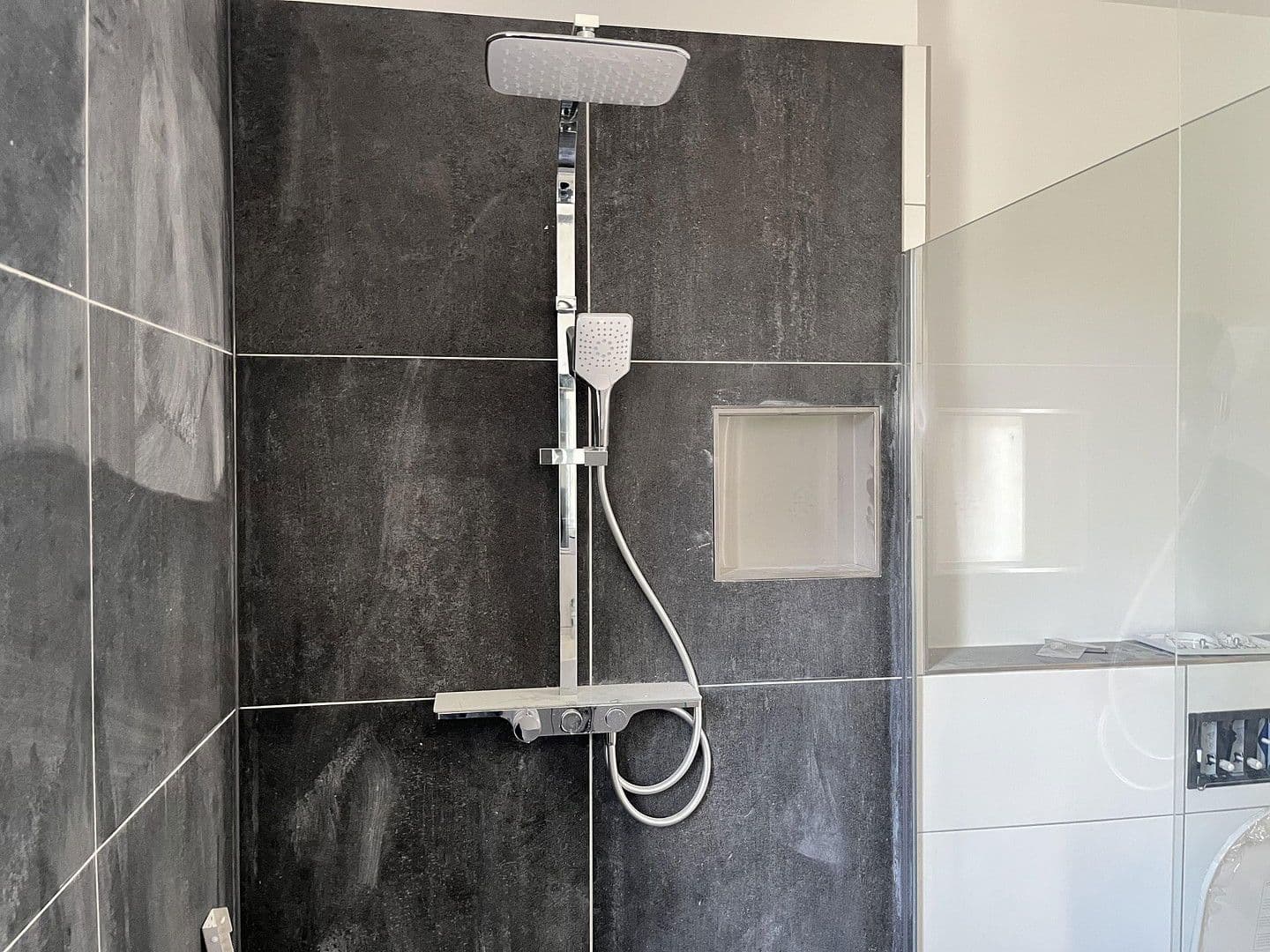 Prenájom bytu 3-izbový 110 m², Mannheimer Str. 85, Köln, Severné Porýnie - Westfálsko Prenájom bytu 3-izbový 110 m², Mannheimer Str. 85, Köln, Severné Porýnie - Westfálsko