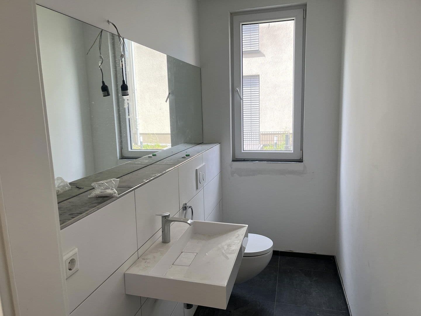 Prenájom bytu 3-izbový 110 m², Mannheimer Str. 85, Köln, Severné Porýnie - Westfálsko Prenájom bytu 3-izbový 110 m², Mannheimer Str. 85, Köln, Severné Porýnie - Westfálsko