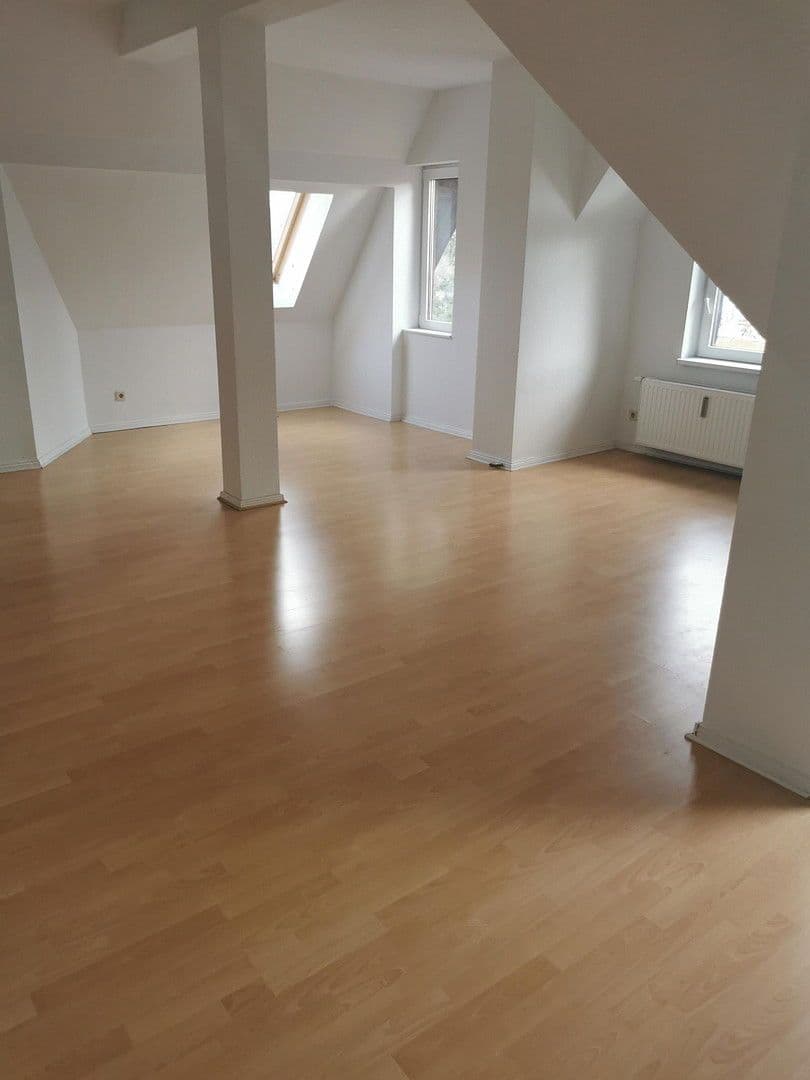 Prenájom bytu 4-izbový 112 m², Berlin, Berlín Prenájom bytu 4-izbový 112 m², Berlin, Berlín