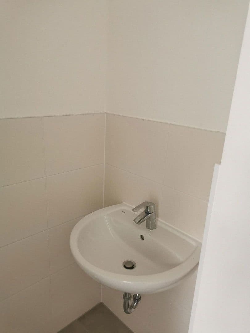 Prenájom bytu 4-izbový 112 m², Berlin, Berlín Prenájom bytu 4-izbový 112 m², Berlin, Berlín